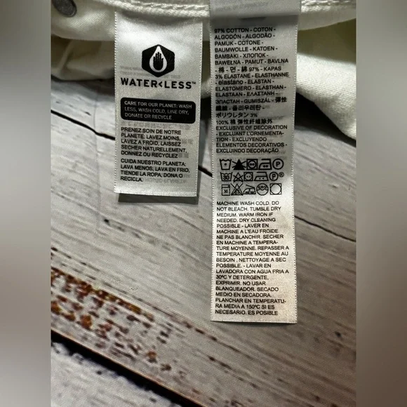 Women’s Levi’s White Denim Boyfriend Jeans - Picture 8 of 10